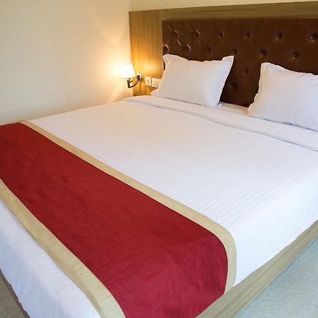 Hotel Blue Bell Bangalore Exteriör bild