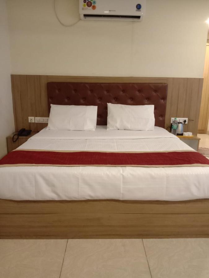 Hotel Blue Bell Bangalore Exteriör bild
