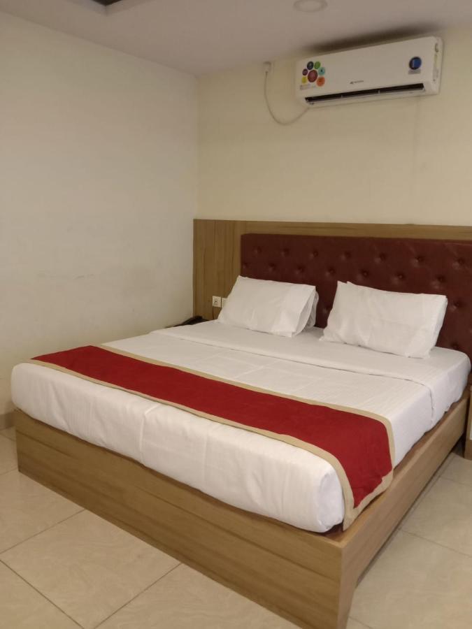 Hotel Blue Bell Bangalore Exteriör bild