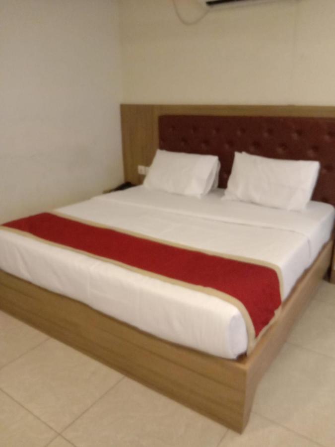 Hotel Blue Bell Bangalore Exteriör bild