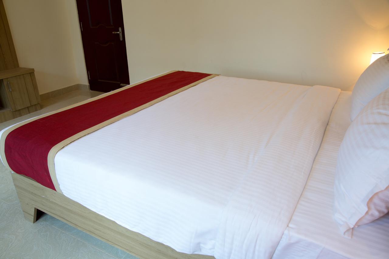 Hotel Blue Bell Bangalore Exteriör bild