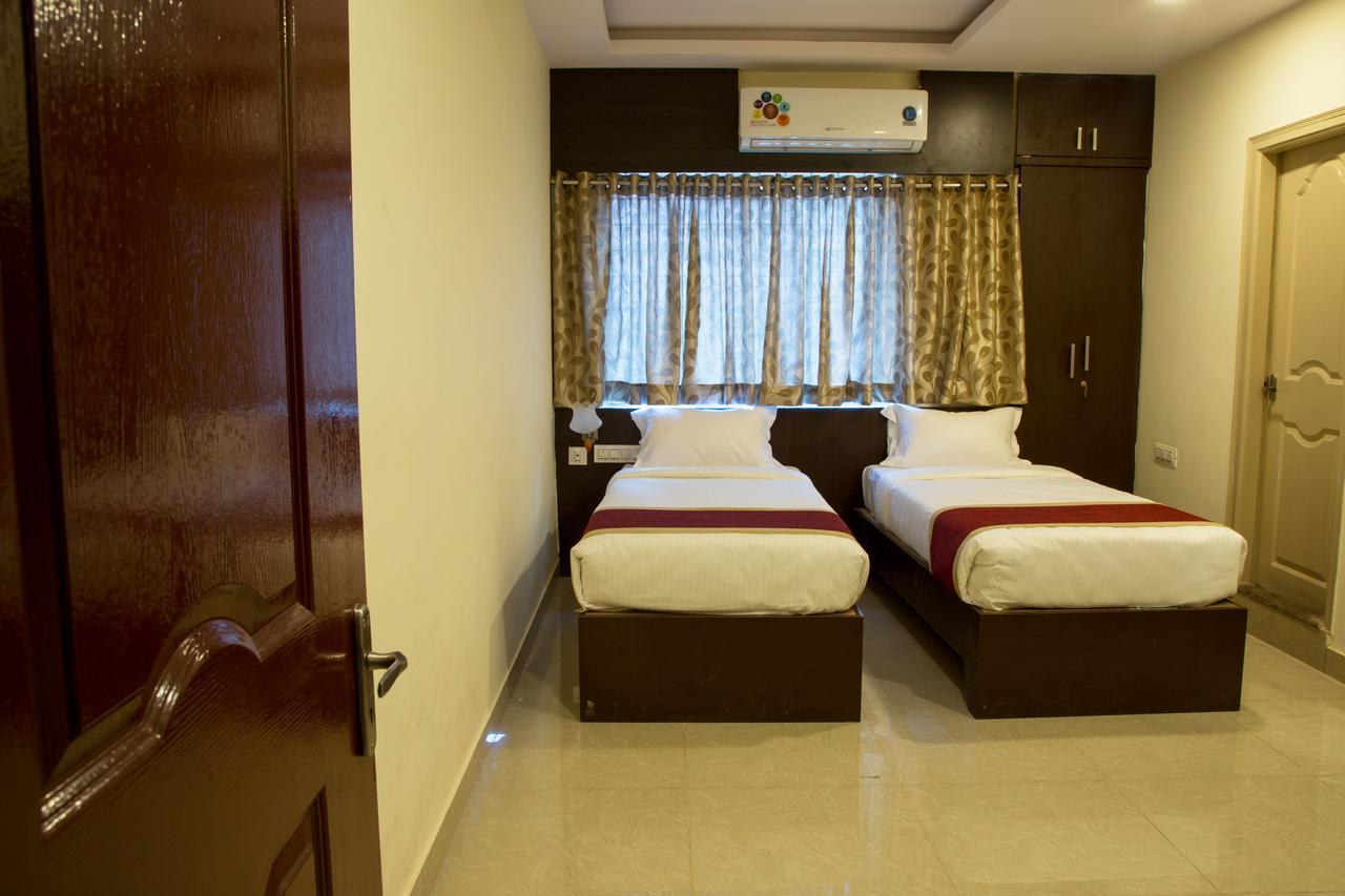 Hotel Blue Bell Bangalore Exteriör bild