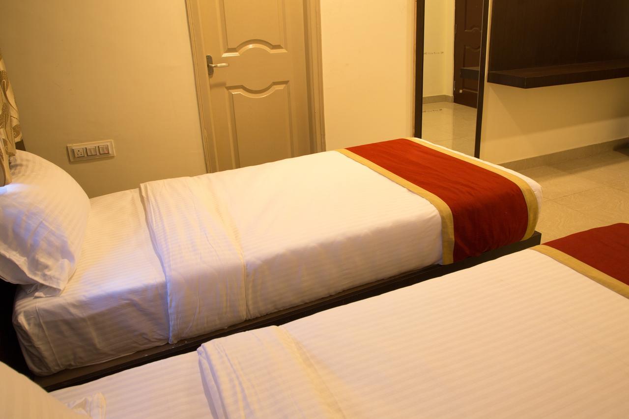 Hotel Blue Bell Bangalore Exteriör bild