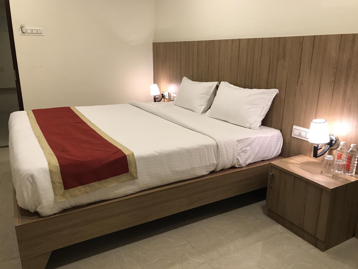 Hotel Blue Bell Bangalore Exteriör bild