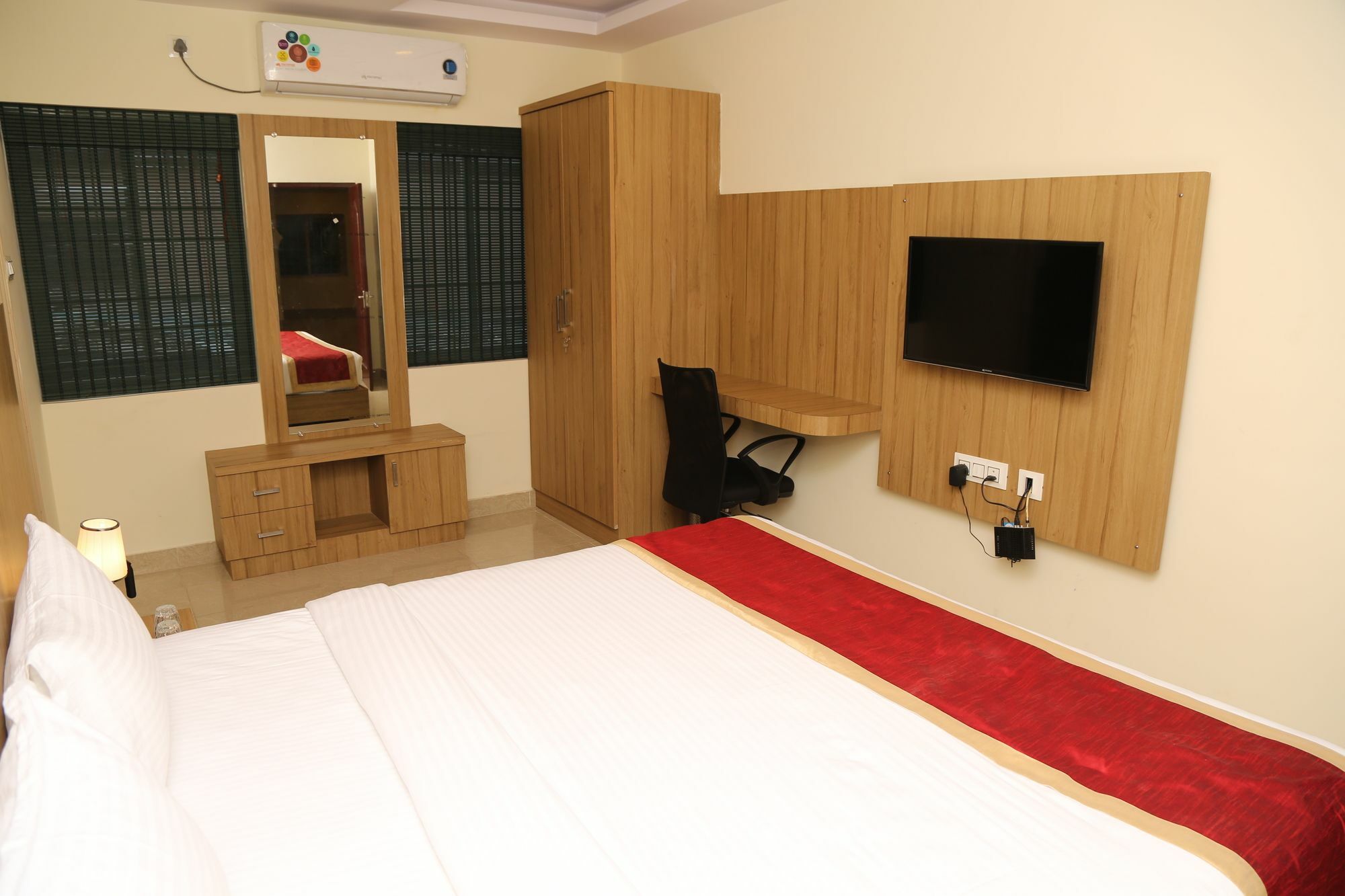 Hotel Blue Bell Bangalore Exteriör bild