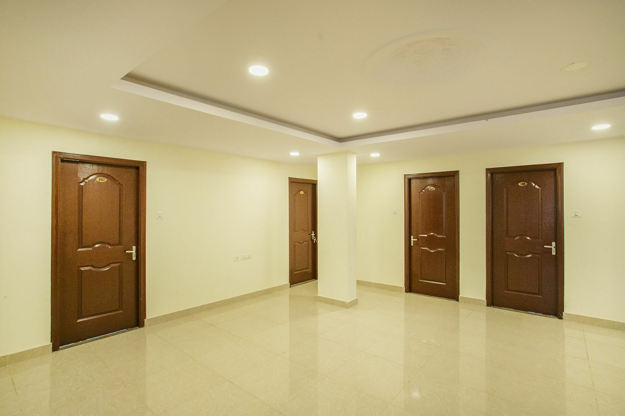 Hotel Blue Bell Bangalore Exteriör bild