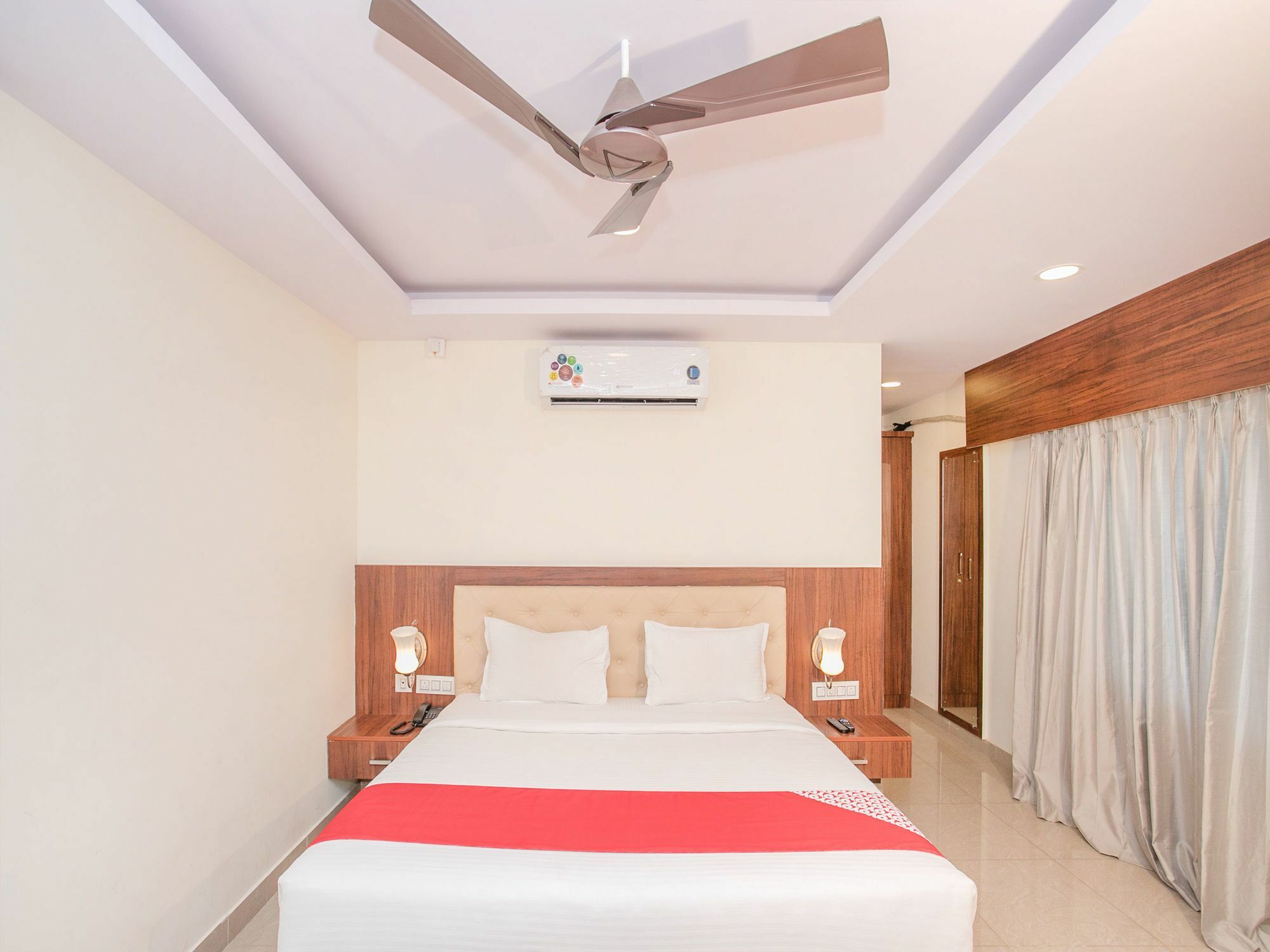 Hotel Blue Bell Bangalore Exteriör bild